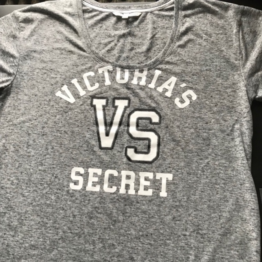 Victoria secret T-shirt size med